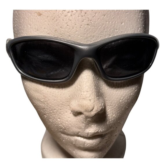 Stylish Gray Sunglasses - Picture 1 of 9